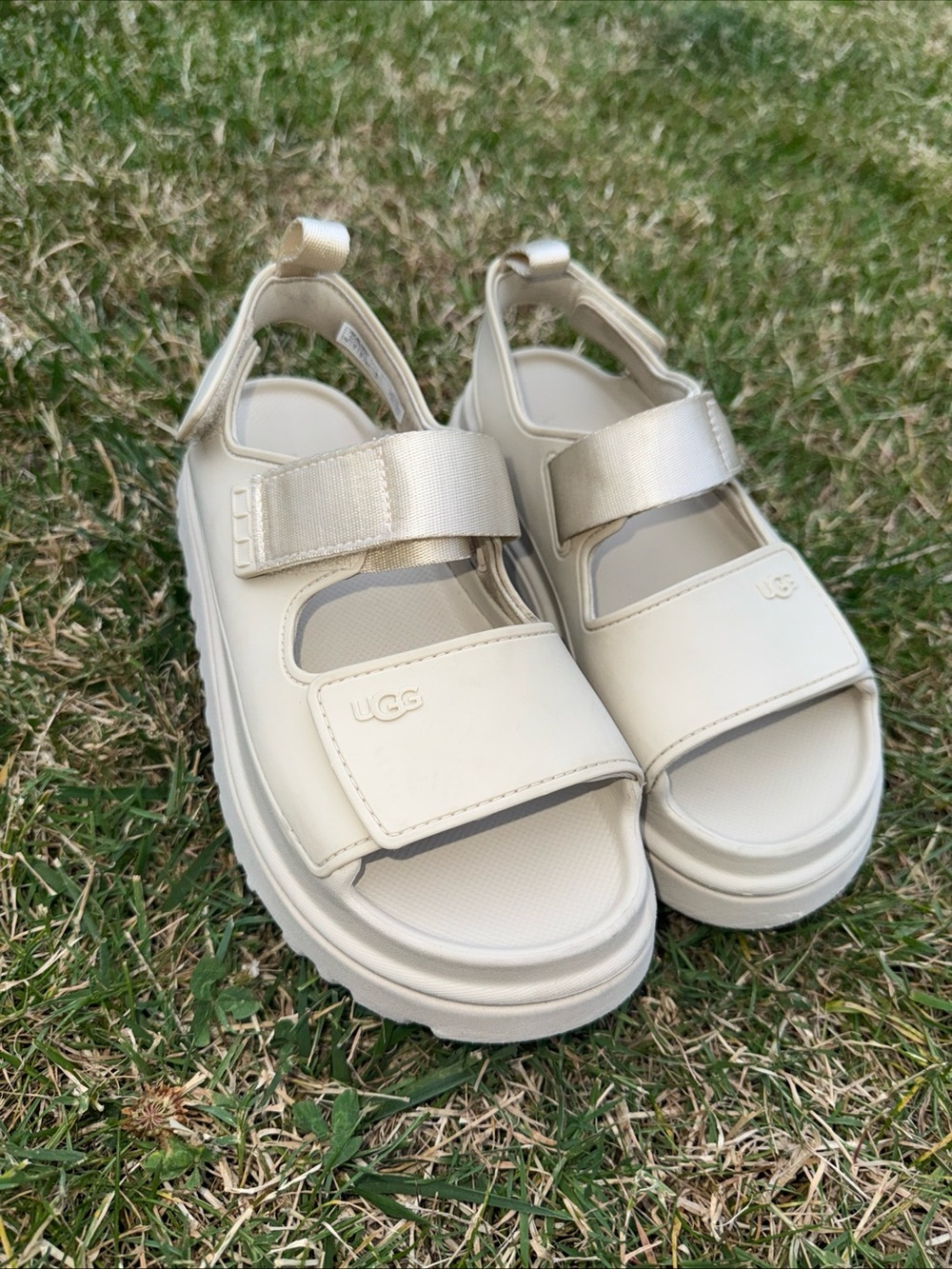 UGG Golden glow Platform Strappy Sandals Sea Salt Girls Size 4